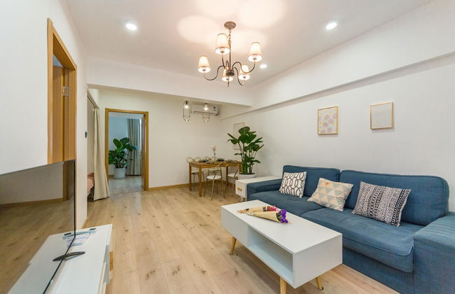 Henry's Apartment South Maoming Road - Photo 12