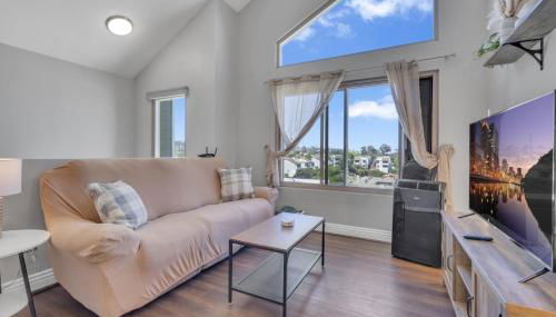 Point Loma 2BR Townhome w Parking in Prime Location - Foto 4