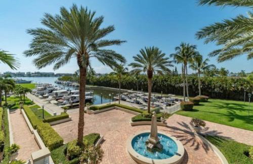 Turnkey Tranquility with Marina & Intercoastal views - Foto 21