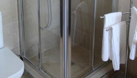 Quinta Anna Horvath - Foto 2, Shower