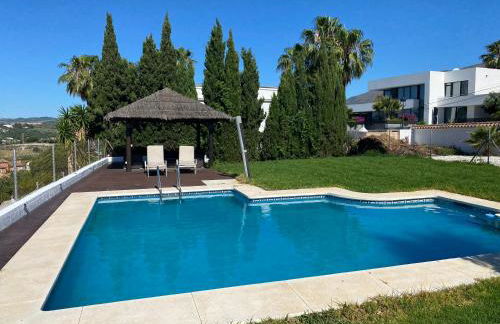 Modern & Relax Apartment in Estepona, Perfect for Families - Photo 32