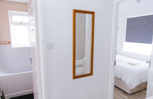 2BR House Near Excel, O2, City Airport, 3 DLR Lines - Foto 3