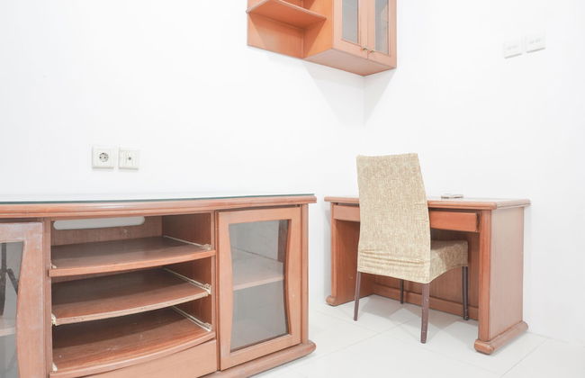 Fully Furnished And Comfy 2Br Apartment At Gajah Mada Mediterania - Foto 2