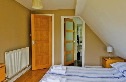 Still Waters - Photo 4