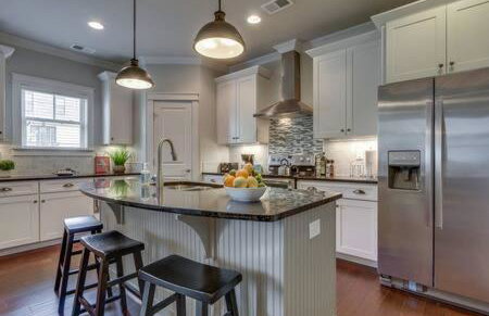 Spacious 4 King Room Belmont Home 2 Living Rooms Walk to Belmont & Vanderbilt Large Dining Table Smart TVs Parking 24 Hr Hospitality Near Music Row & The Gulch 2 miles to Broadway - Foto 2