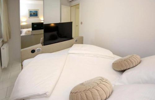 Villa Gabriel - Three Bedroom Villa with Outdoor Pool - Foto 6