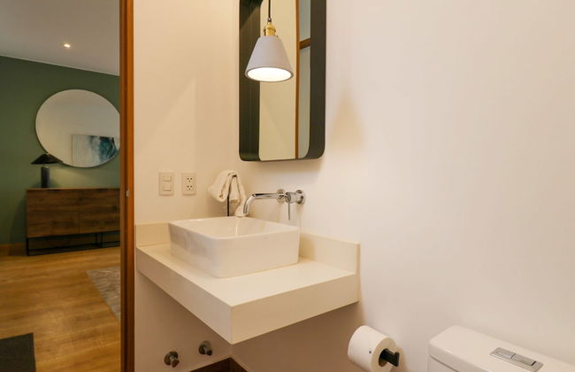 Elegant 3BR Duplex With Balcony in Miraflores - Photo 48