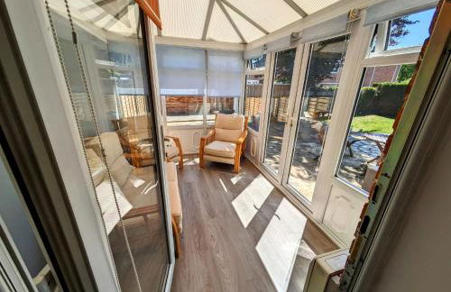 Your Leominster Base - 3BR Home with Garden & Parking - Foto 33