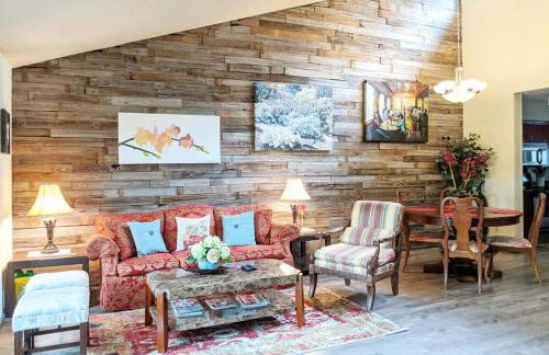 Corner Lake Getaway - Photo 10