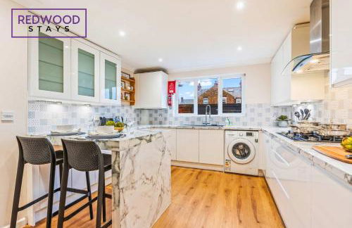 Cozy Family & Contractor Home 3X FREE Parking by Redwood Stays - Foto 29