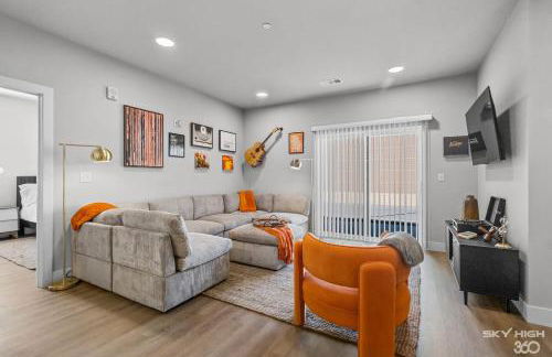 Cozy Luxury Apt, Gym, King Bds, Comfy Sectional - Foto 9