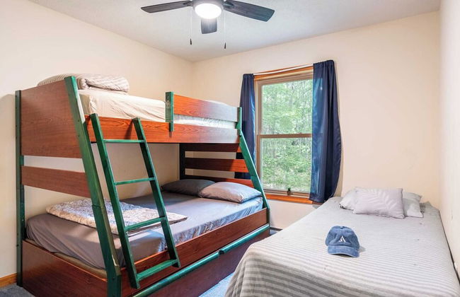 The Nest at Brier Crest by Avantstay Game Room, Expansive Deck & Fire Pit - Photo 8