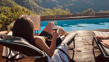 Romantic Tuscan Barn with Pool Views Private Terrace Sleeps 2 to 6, Lamole Greve in Chianti - Foto 3