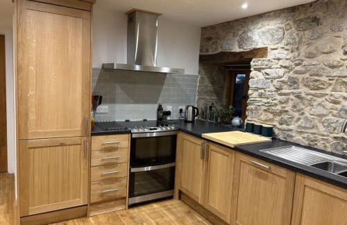 Stunning Converted Granary in Heart of St Davids - Photo 27