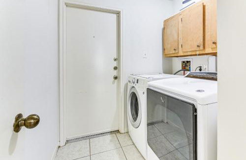 Extended Stay in Sugar Land! Family Home with Yard - Foto 21