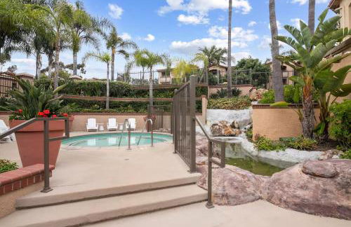 Stylish 1BR with KING Bed, Pool, Jacuzzi & Gym, Free Parking, Near UCSD - Foto 5