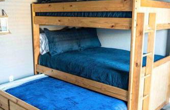 Modern 3BR Home, Saltwater Pool, Fenced Yard - Foto 15