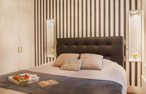 Two Bedroom Luxury Apartment - Balcony with View of Notre Dame - Foto 35