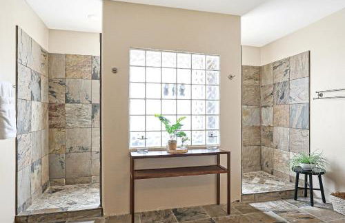 Luxury Estate, Sleeps 24, Sonoran by HomeStakes Stays - Foto 19