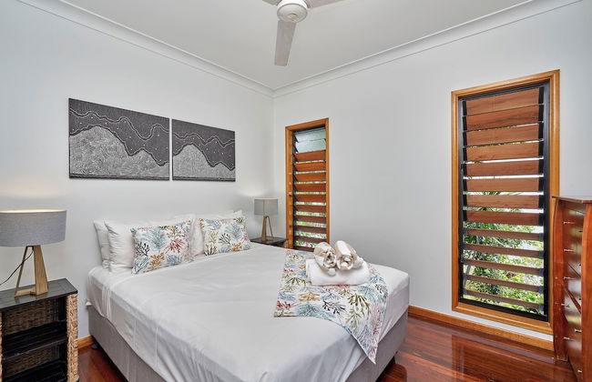 Reeflections Beachfront Holiday House - Photo 5