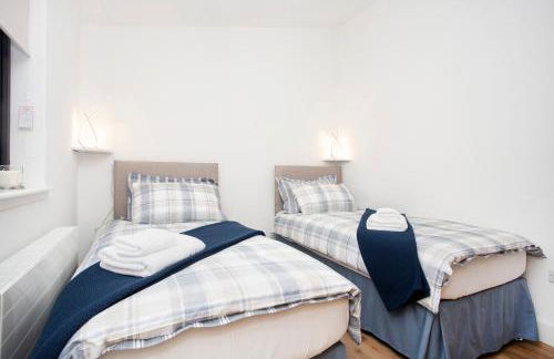 Shiphorns luxury cabin with a hot tub - Foto 7