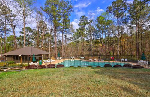 Lakefront Stillwaters Villa with Deck and Private Dock - Foto 35