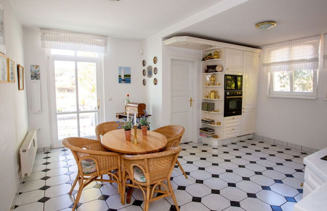 1 Villa Blanck Comfortable Holiday Residence - Photo 15