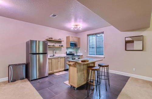 Denver Retreat Home with Stunning Lake, Mountain Views and Luxury Amenities - Foto 28