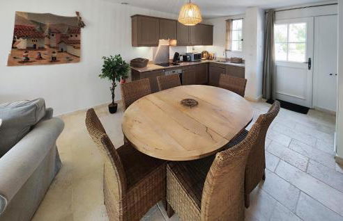 2 Bedroom Awesome Home In Saint-Laurent-De-La-Ca - Foto 16