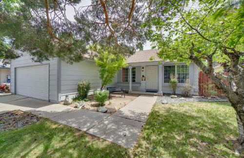 Centrally Located Reno Retreat with Patio and Yard - Foto 29
