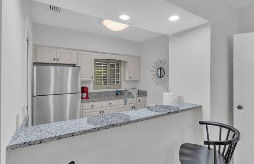 Golf and Tennis Community-Course Views-Corner Unit - Foto 11