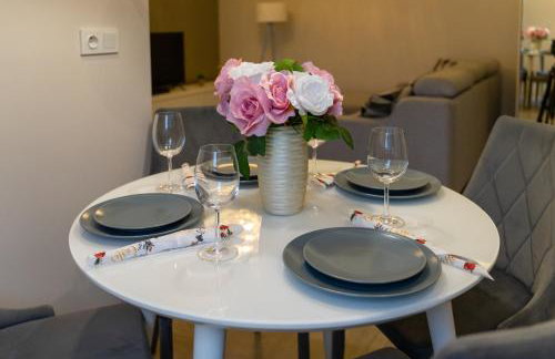 Wola Apartment - 9th Floor, Parking & Balcony - by Rentujemy - Foto 13