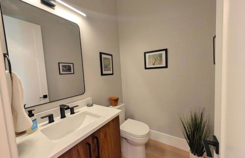 Modern Red Cliff Home with Private Pool - Foto 16