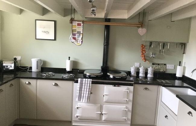 Impeccable Cottage Suitable for 2 Adults & 1 Child - Foto 10