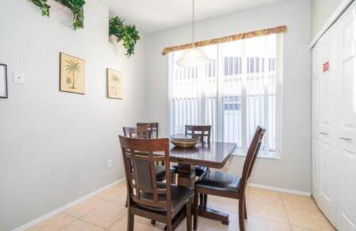 Newly Renovated Close to Disney w Private Pool - Foto 17