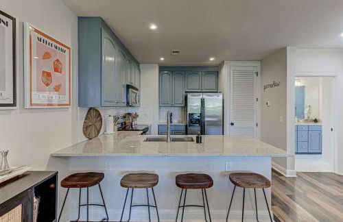 Waterfront Condo for 4 with Resort Pool & Lake View - Foto 22