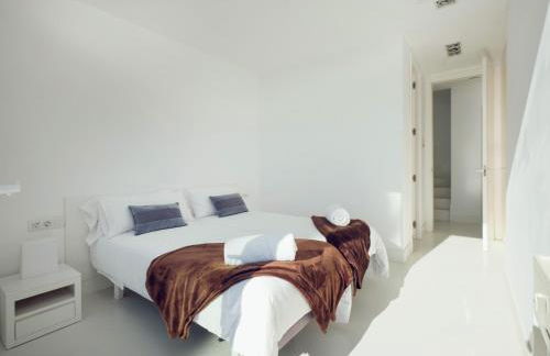 Villa in Sitges with Pool, Jacuzzi, BBQ, View, AC, 12Pax - Foto 11