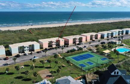 Oceanfront Condo w/ Private Balcony Pool + Tennis Bubbly Blew by Avantstay - Foto 94