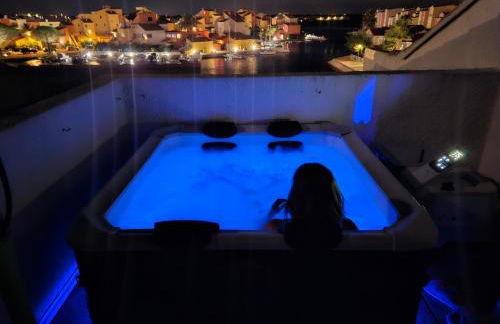 Nautica bulles jacuzzi privatif vue lac marin - Foto 12