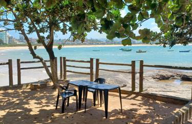 Novidade na Enseada Azul! Apto com churrasqueira, área gourmet e Ar condicionado a 150m da praia - Foto 17