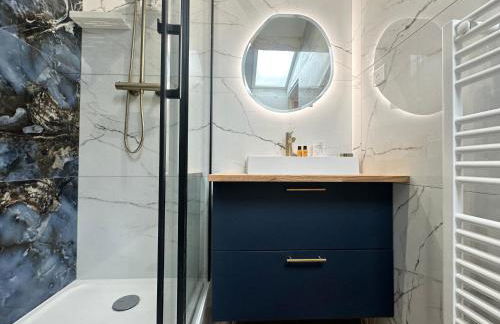 Elegant mansardé-place du pin - Photo 15