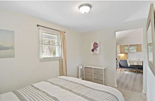 Spacious Retreat Fenced Yard Screened Deck - Photo 5