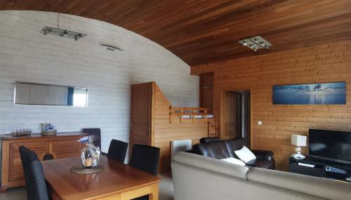 Vue Phare Pointe St Mathieu, accès direct Gr34 et plage, piscine chauffée - Foto 5