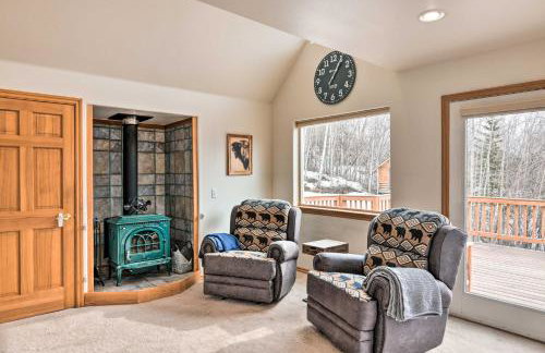 Alaskan Mountain Gem with Private Hot Tub and Gym! - Foto 7