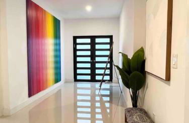 Lux Retreat with Pool Near Beach - Foto 31