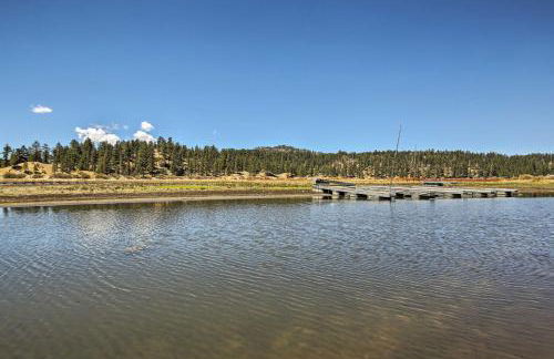 Walk to Lake Cabin with Deck and Views in Fawnskin - Foto 24
