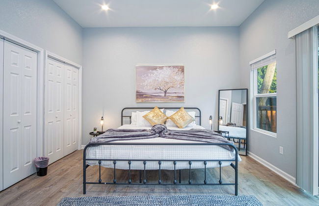 Experience Convenience w/ 4br/3ba Near Alamodome - Foto 3