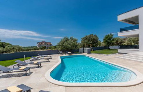 A lovely poolside villa in Krnica ideal for family - Foto 5