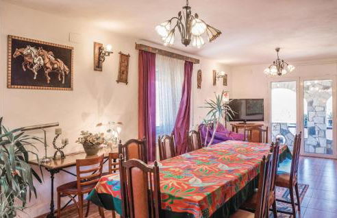 Lovely Home In Vidreres With Kitchen - Foto 16