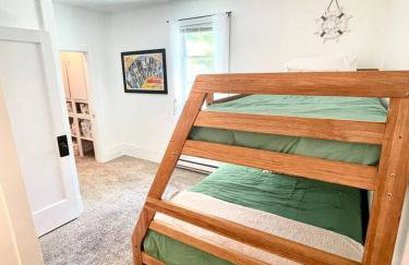 ENTIRE UNIT- Charming Century Home in Harbour Town - Foto 18